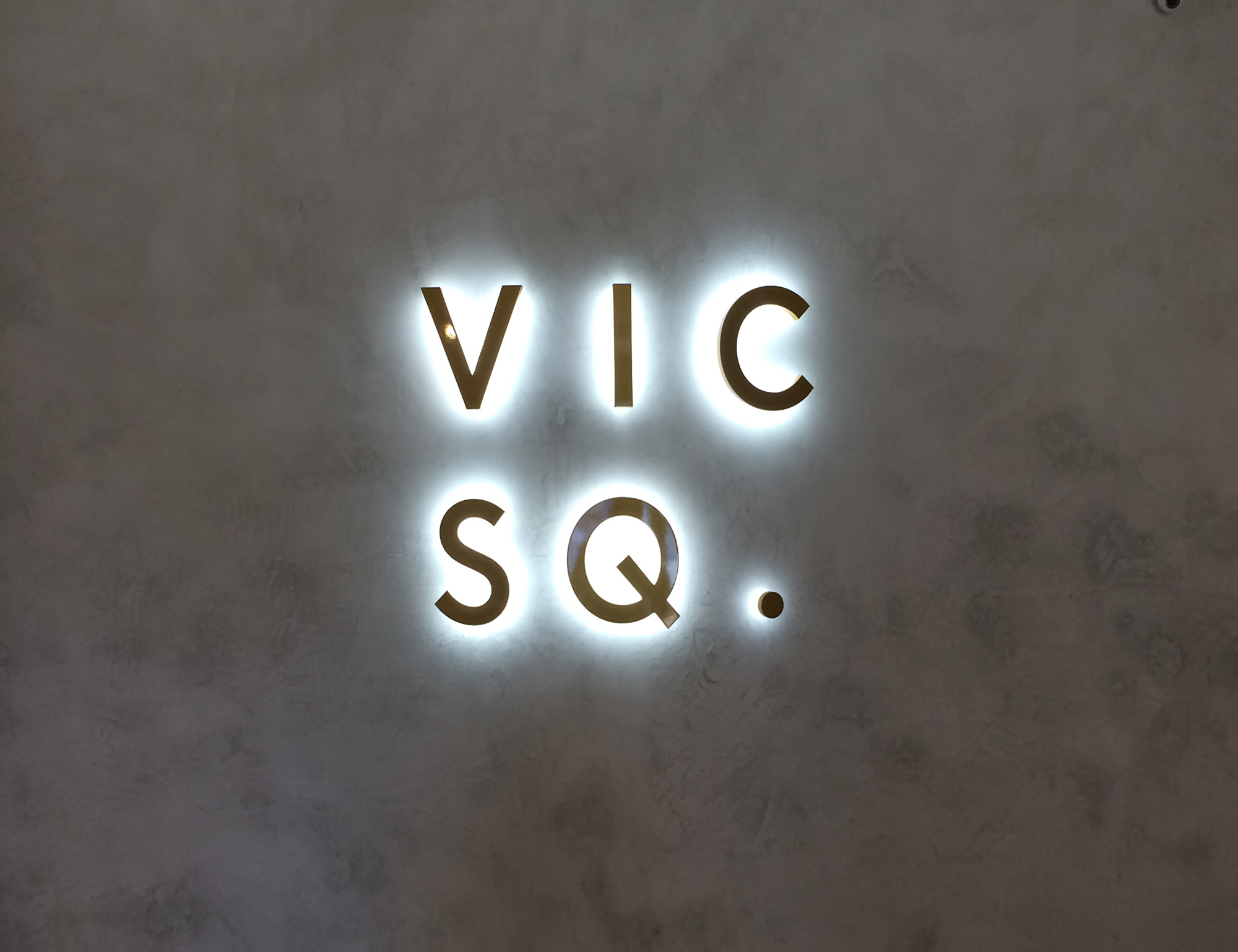 Vic-Square-gold-gloss-2pac-painted-acrylic-logo-backlit-with-LEDS